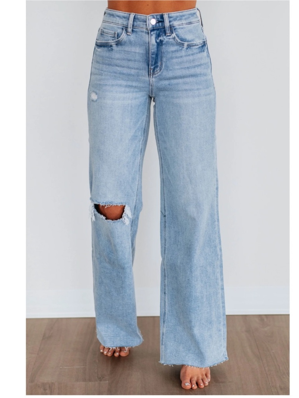 Flying Monkey High Rise Wide Leg Distressed Jeans Light Wash Size 30 NWT - Picture 3 of 15